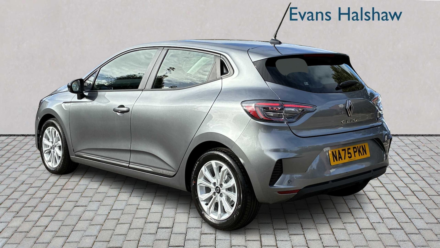 Used Renault Clio for sale - 77862475: Photo 5