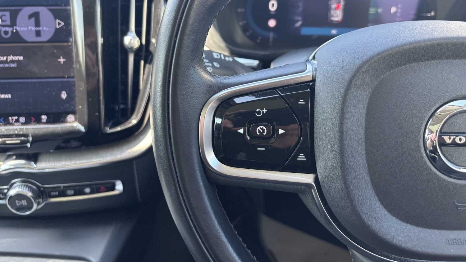 Used Volvo XC60 for sale - 77862232: Photo 28