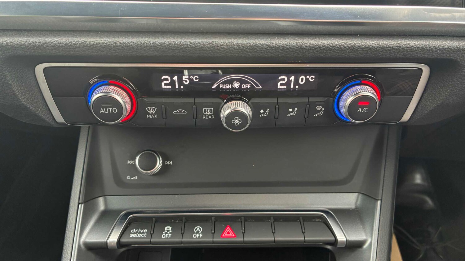 Used Audi Q3 2019 for sale - 77857345: Photo 33