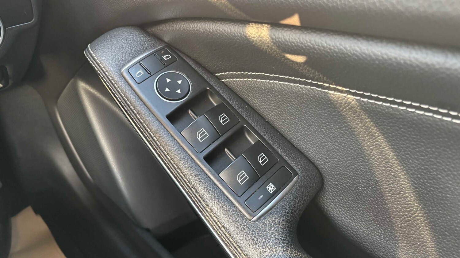 Used Mercedes-Benz A-Class 2018 for sale - 77913630: Photo 32