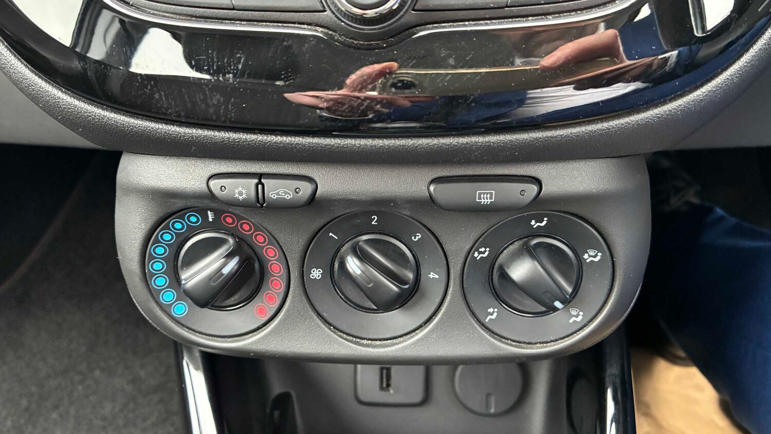 Used Vauxhall Corsa 2017 for sale - 77858601: Photo 35