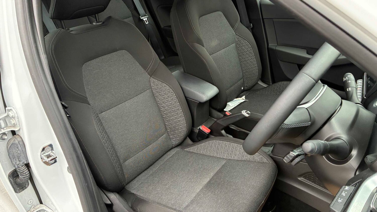 Used Renault Clio 2022 for sale - 77861524: Photo 25