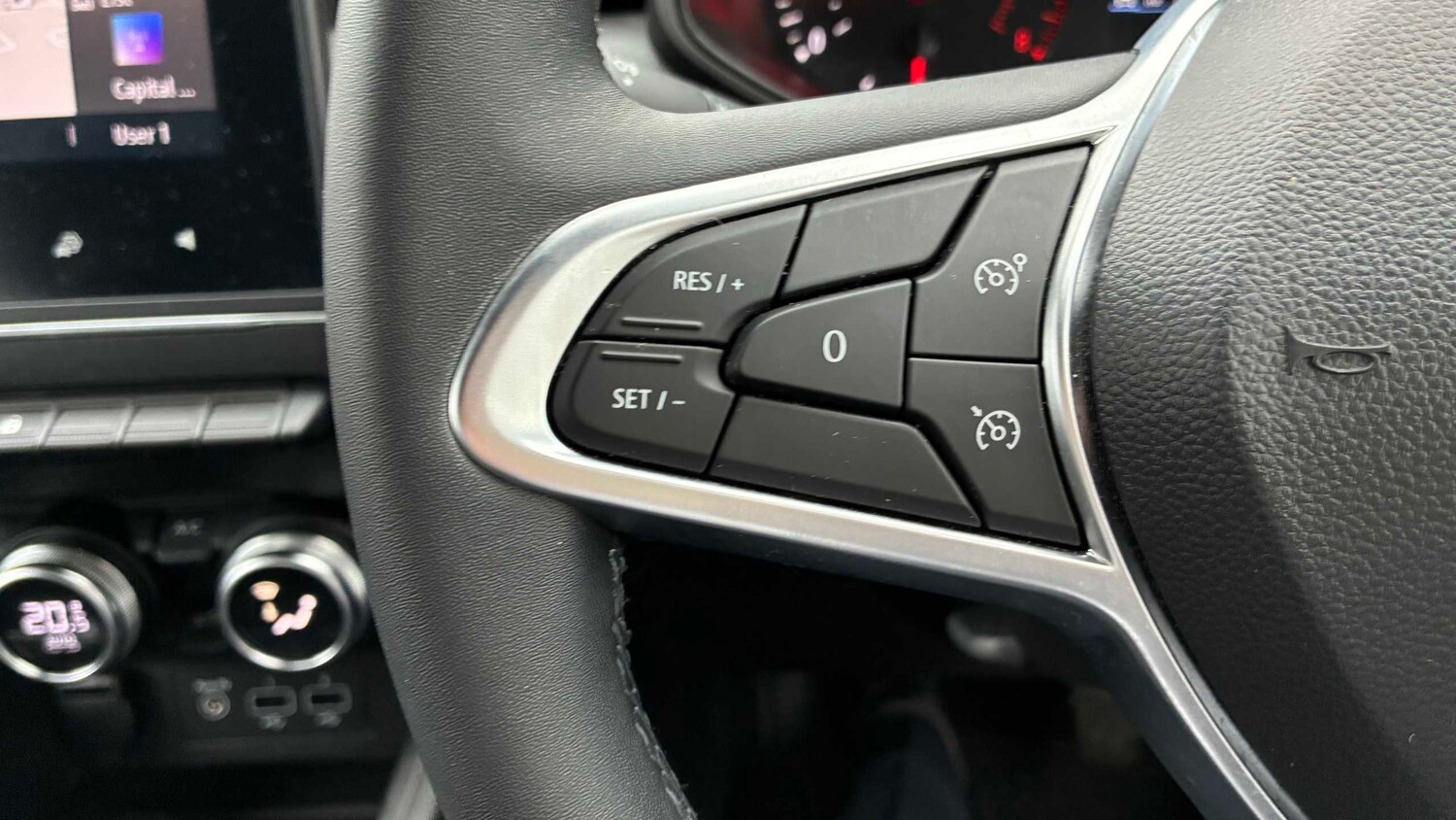 Used Renault Clio 2022 for sale - 77861524: Photo 29