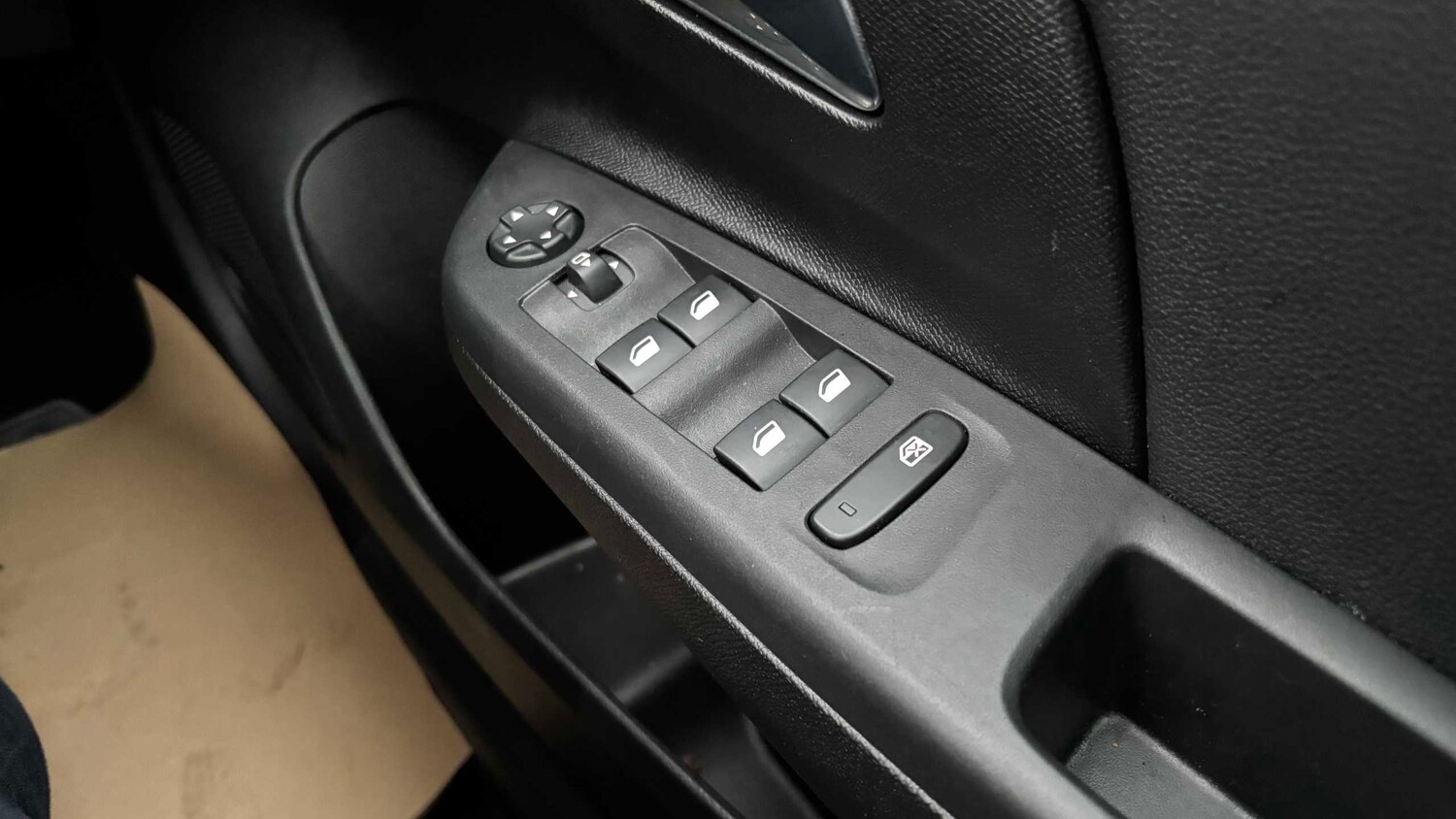 Used Vauxhall Corsa for sale - 77860210: Photo 30