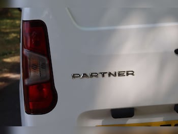 Used Peugeot Partner 2019 for sale - 77022304: Photo