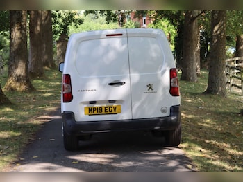 Used Peugeot Partner 2019 for sale - 77022304: Photo