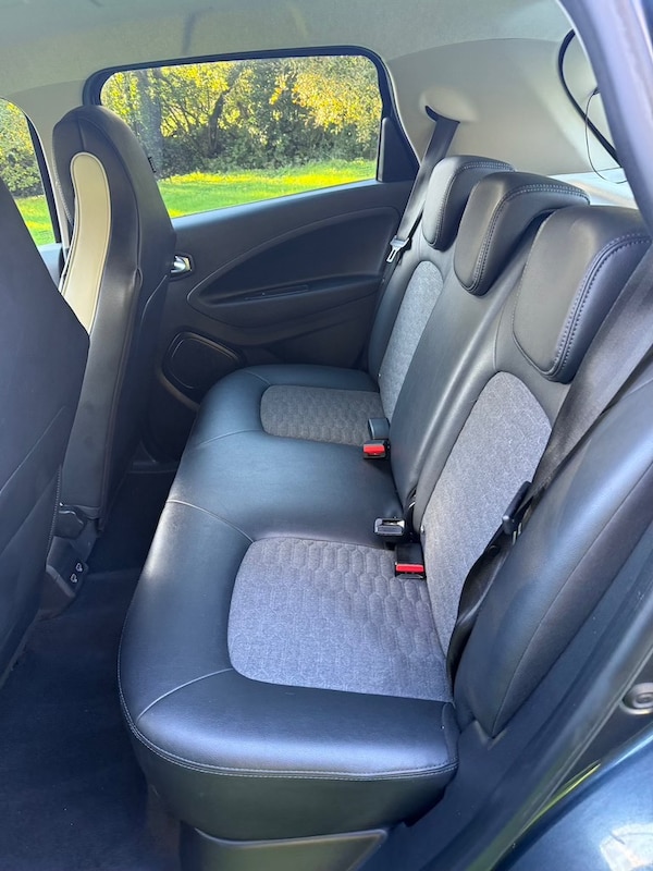 Used Renault Zoe 2022 for sale - 76325882: Photo 9