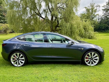 2019 (19) - Performance AWD 4dr [Performance Upgrade] Auto