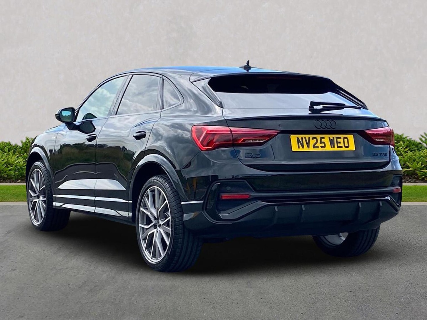 Used Audi Q3 2025 for sale - 77946080: Photo 2