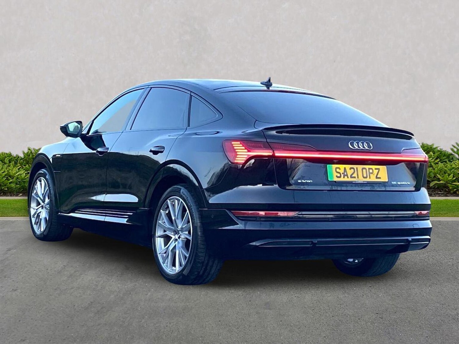 Used Audi e-tron 2021 for sale - 76809364: Photo 2