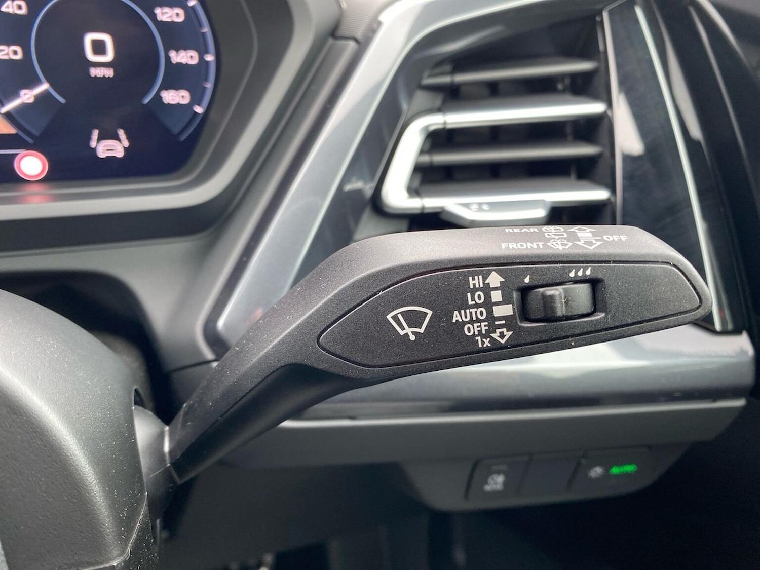 Used Audi Q4 e-tron 2025 for sale - 76699374: Photo 28