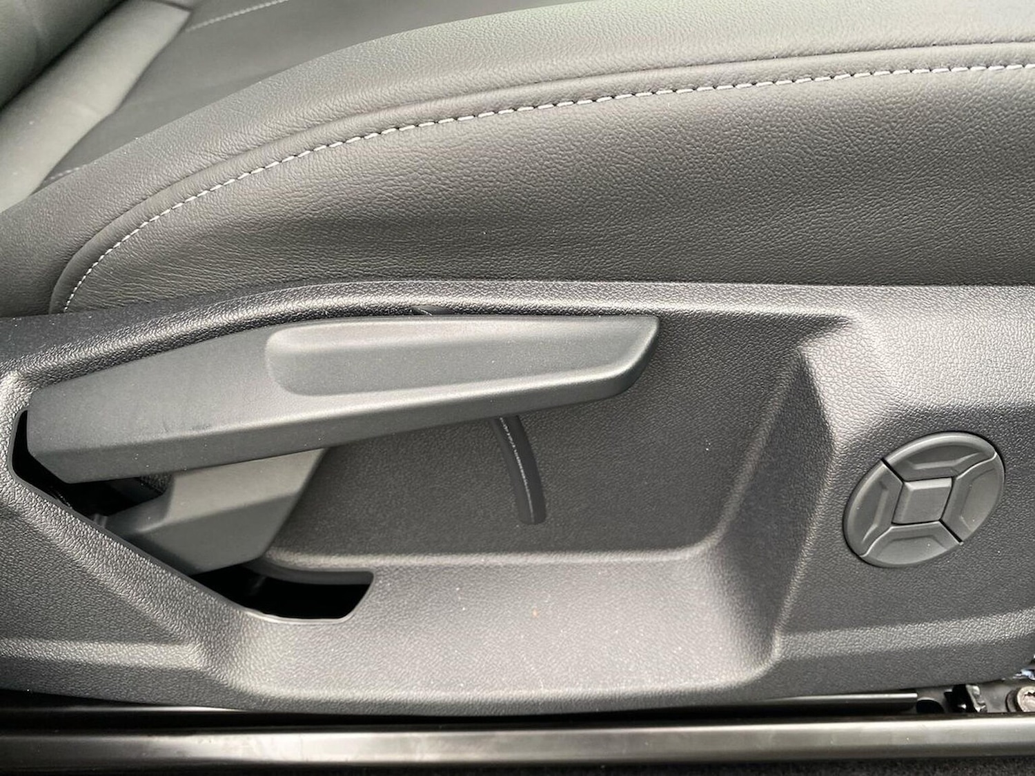 Used Audi Q4 e-tron 2025 for sale - 76699374: Photo 30