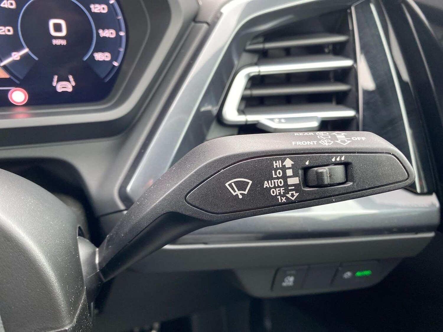 Used Audi Q4 e-tron 2025 for sale - 77603700: Photo 28