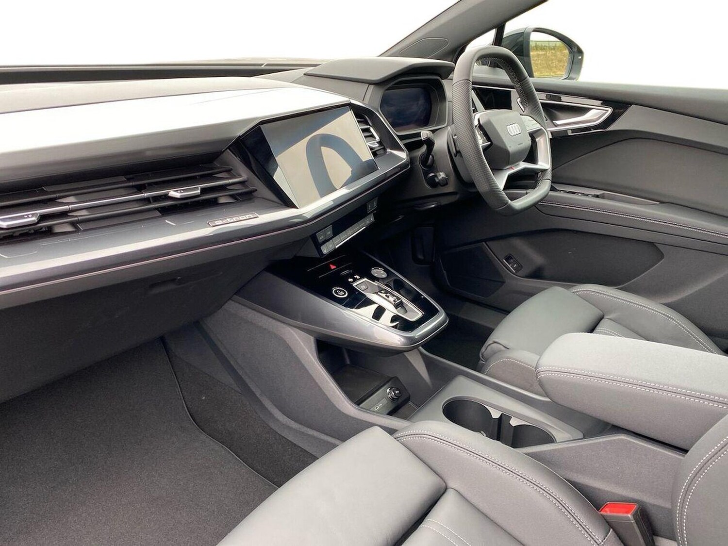 Used Audi Q4 e-tron 2025 for sale - 77603700: Photo 7