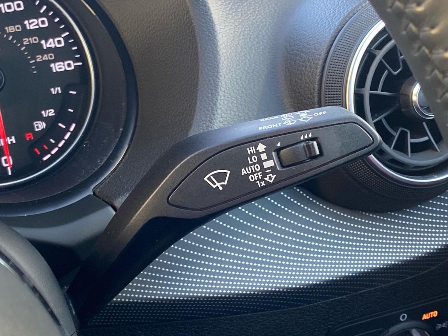 Used Audi Q2 2020 for sale - 76893312: Photo 28