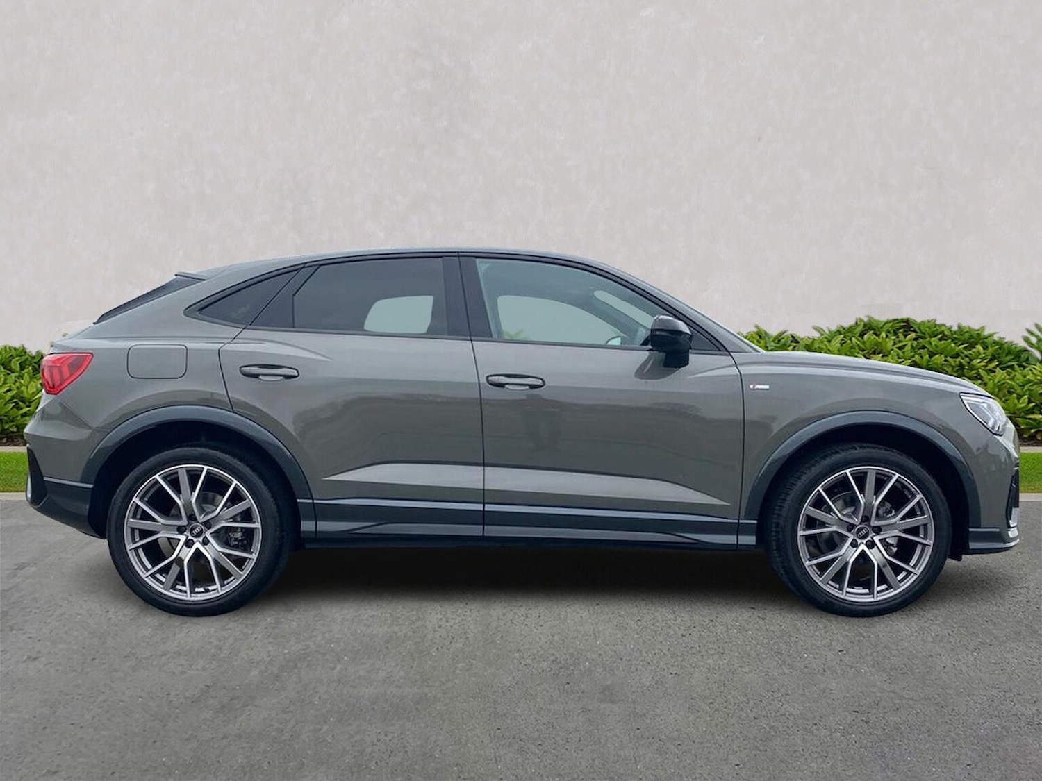 Used Audi Q3 2025 for sale - 76555489: Photo 3