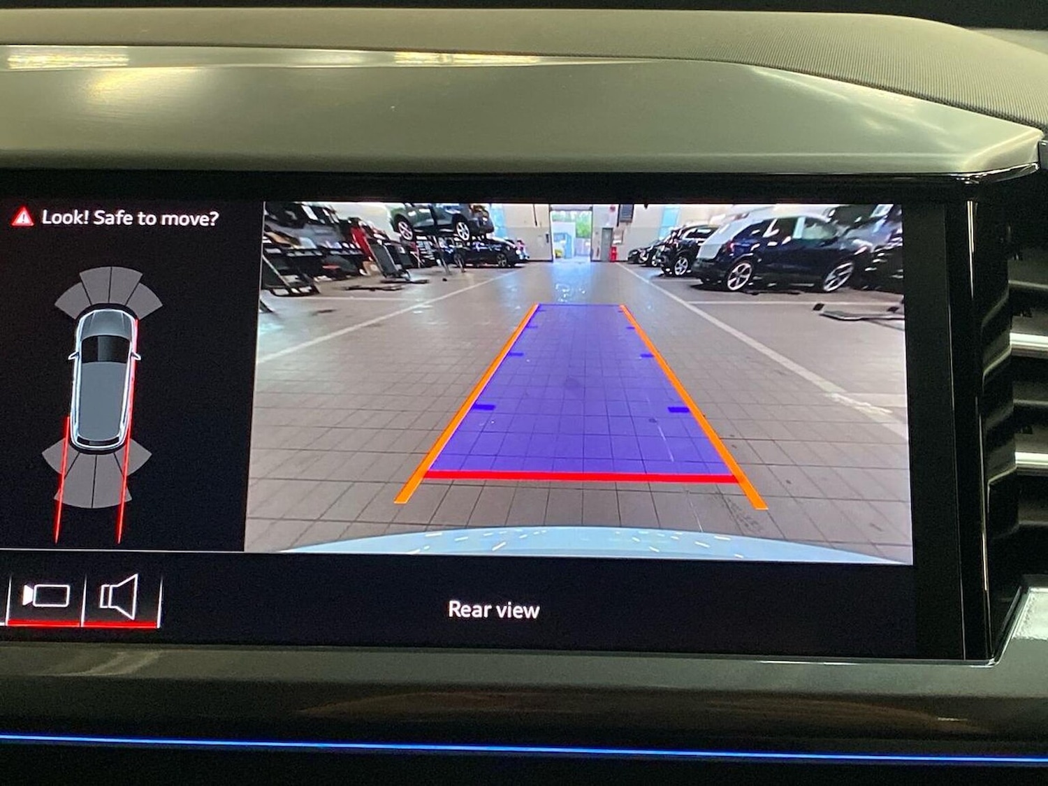 Used Audi Q4 e-tron 2025 for sale - 76699379: Photo 23