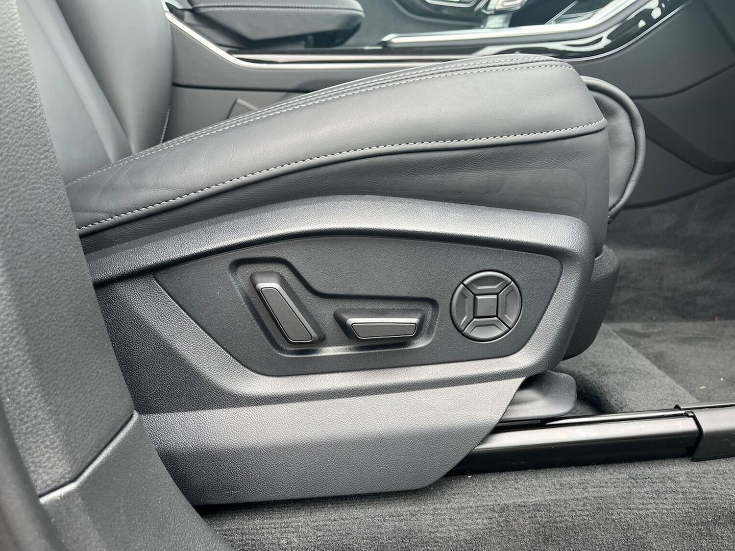 Used Audi Q7 2025 for sale - 76357853: Photo 30