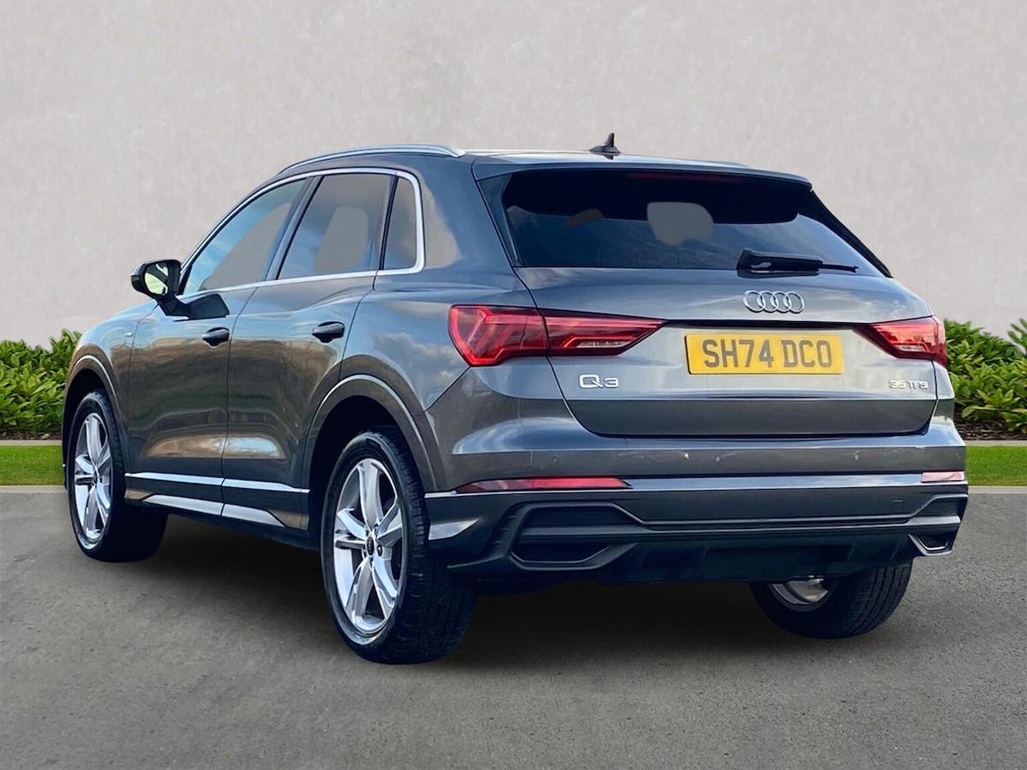 Used Audi Q3 2024 for sale - 77745133: Photo 2