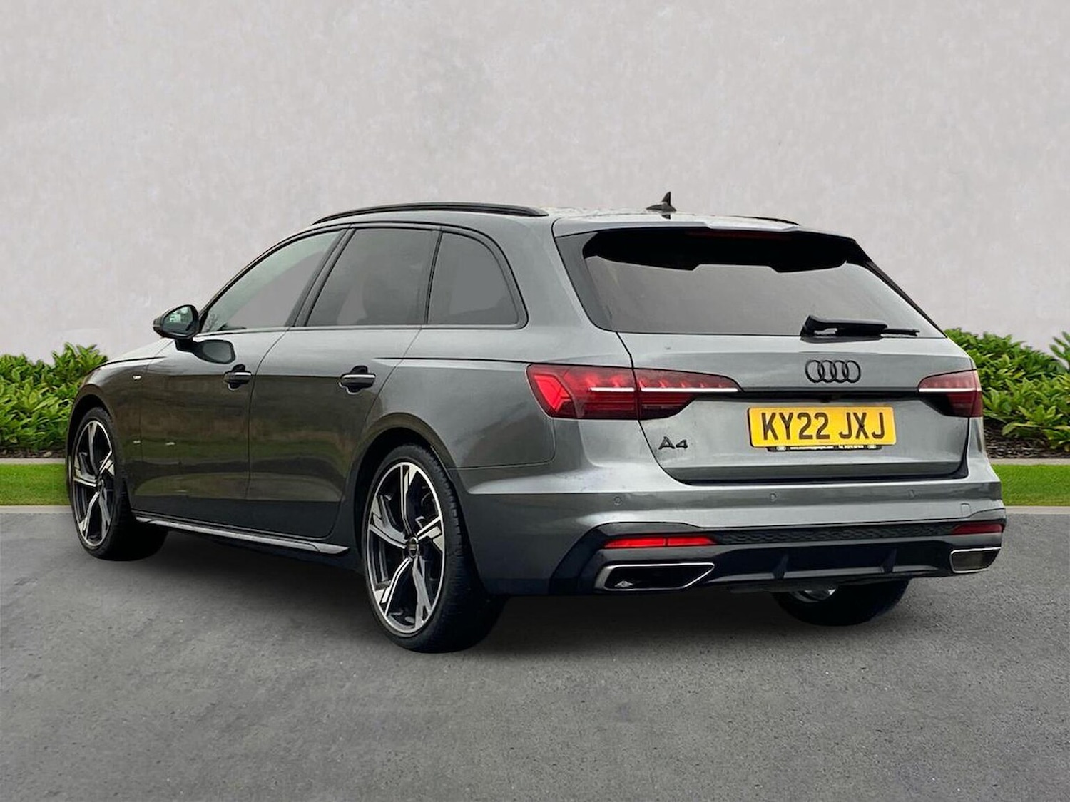 Used Audi A4 2022 for sale - 76751903: Photo 2