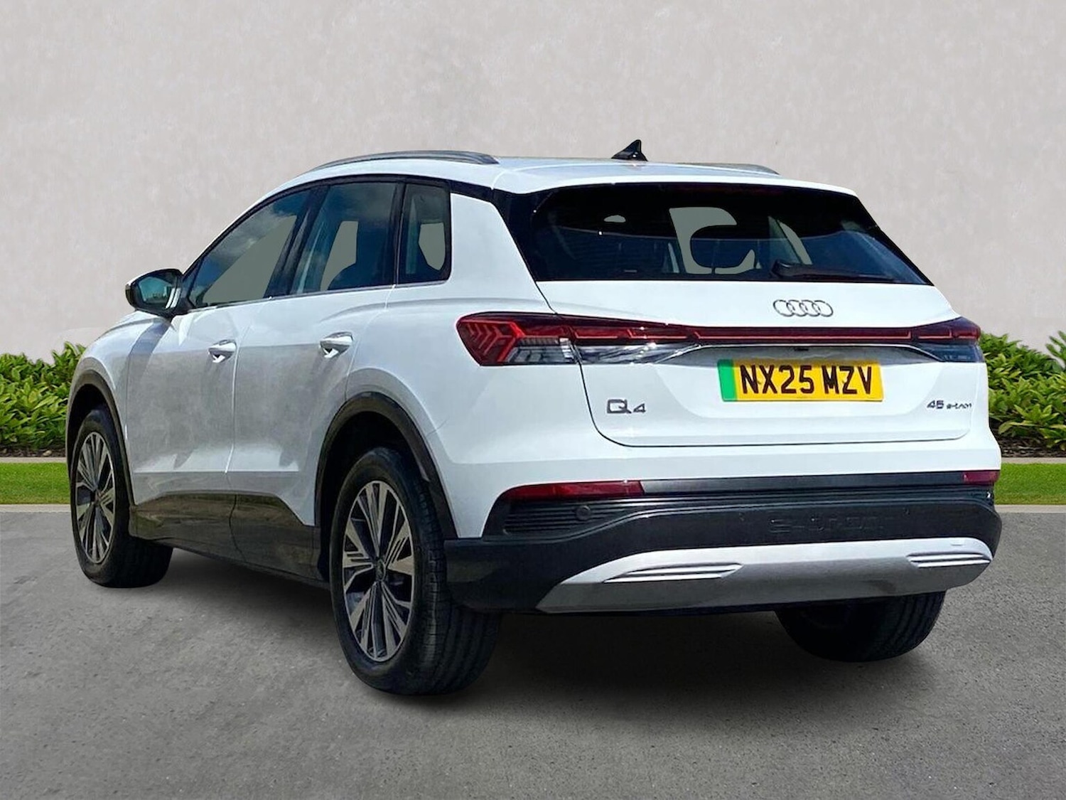 Used Audi Q4 e-tron 2025 for sale - 76165094: Photo 2