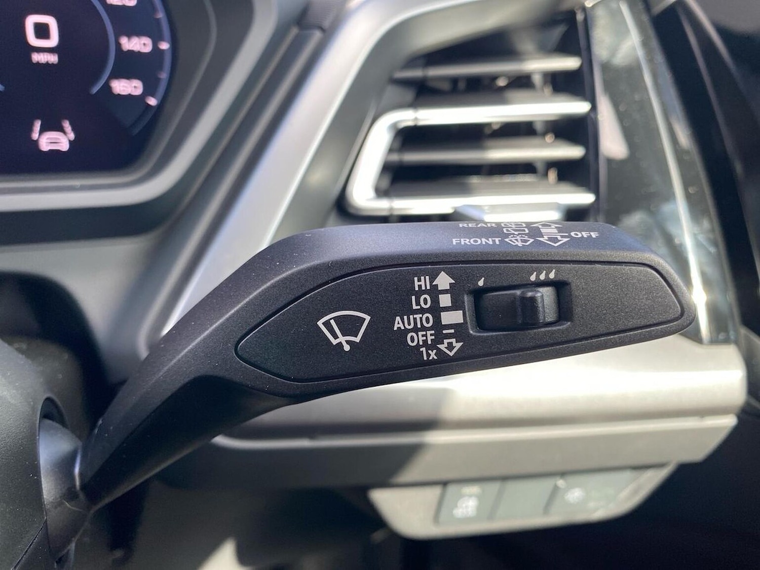 Used Audi Q4 e-tron 2025 for sale - 76165094: Photo 28