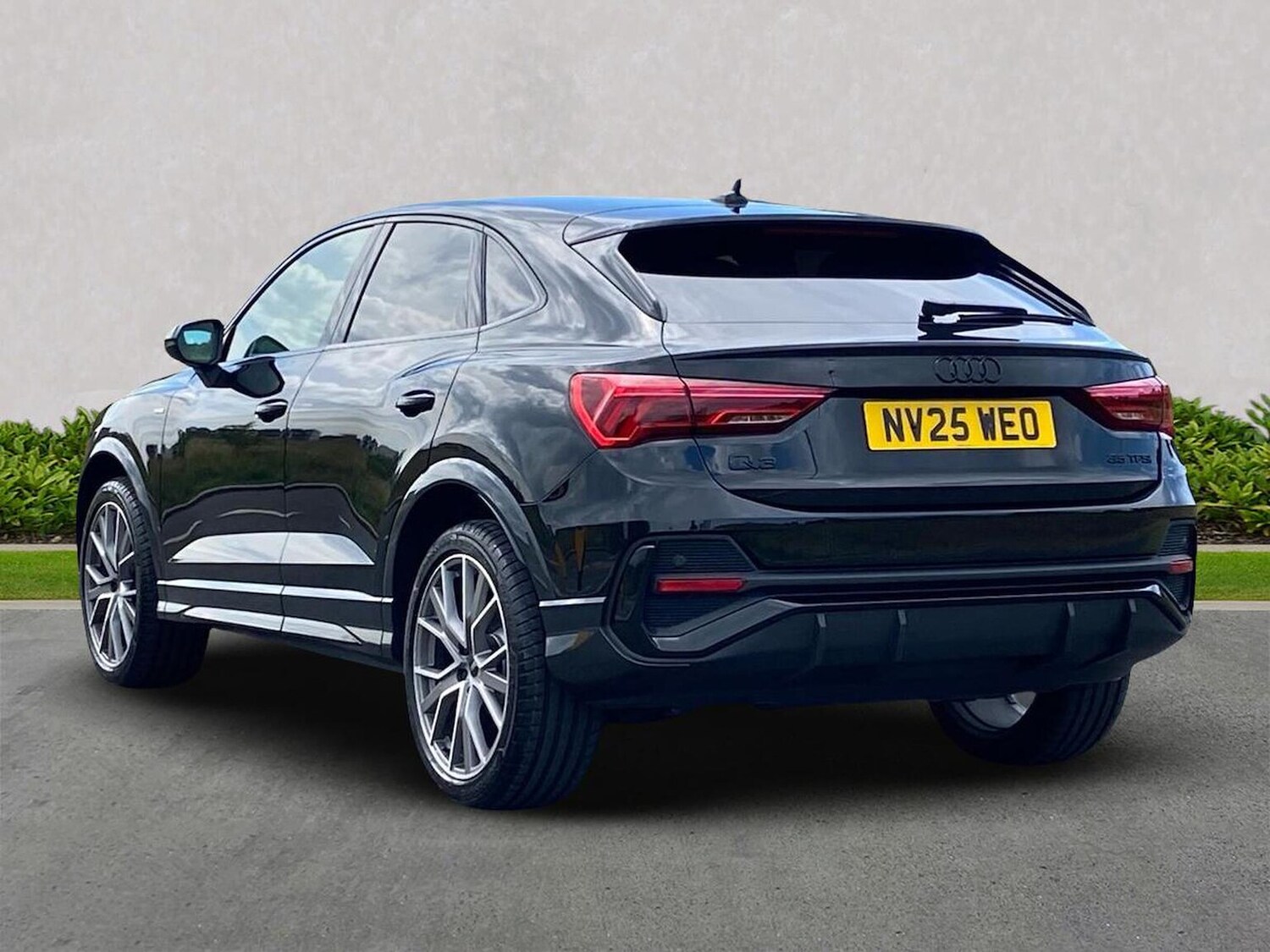 Used Audi Q3 2025 for sale - 76831955: Photo 2