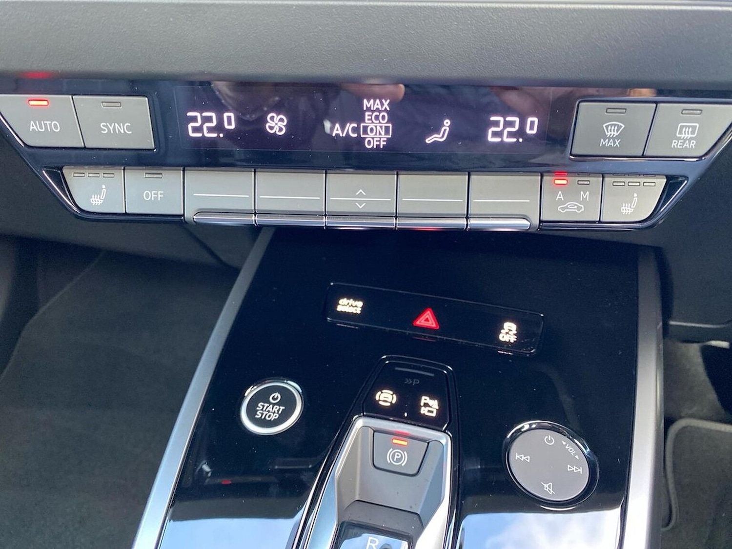 Used Audi Q4 e-tron 2025 for sale - 76699377: Photo 12