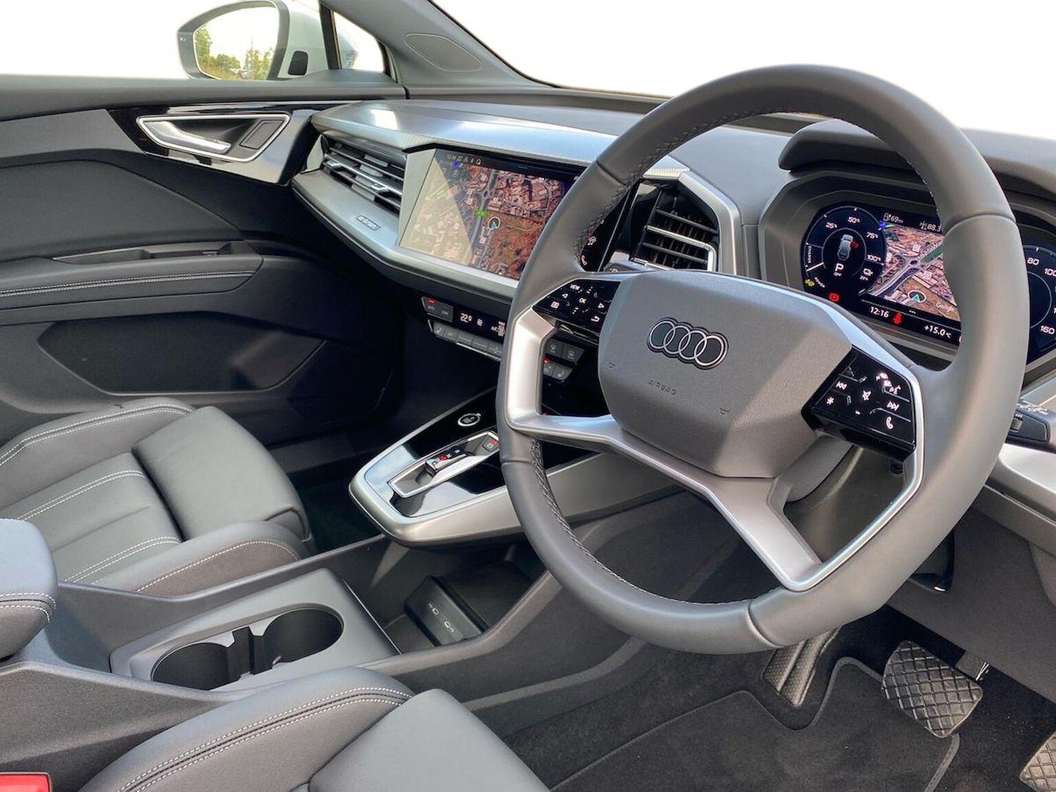 Used Audi Q4 e-tron 2025 for sale - 76699377: Photo 15