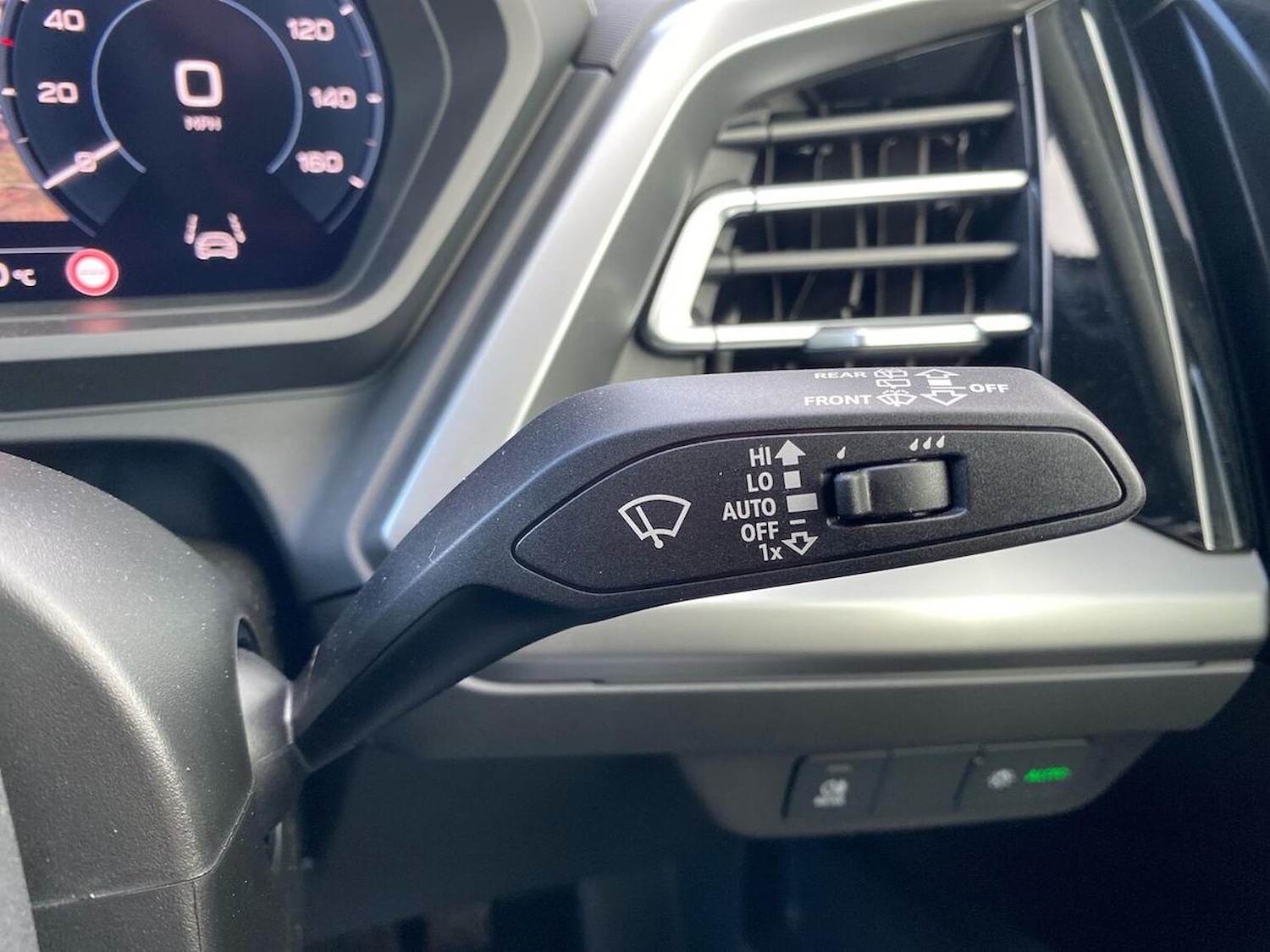 Used Audi Q4 e-tron 2025 for sale - 76699377: Photo 28