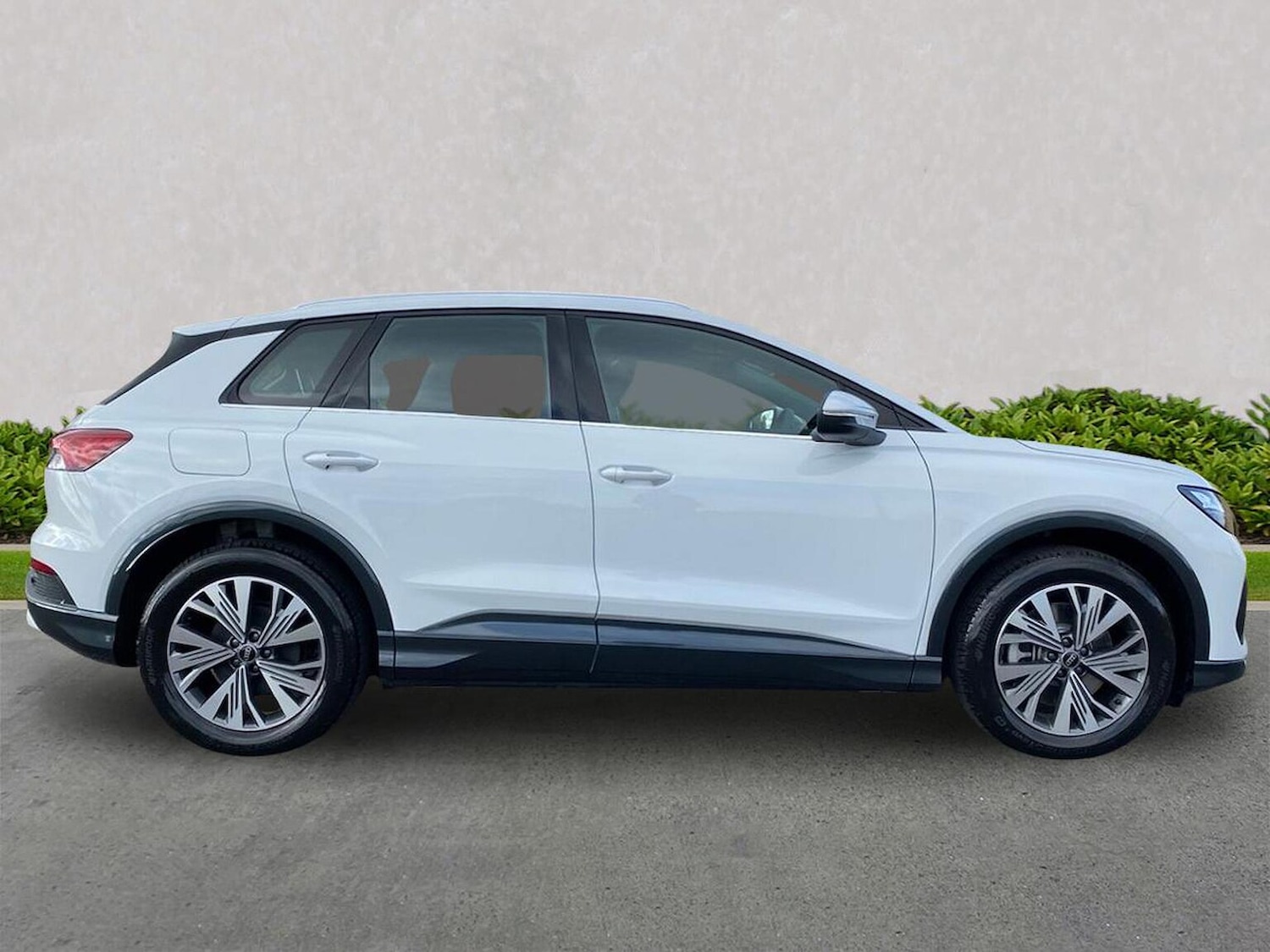 Used Audi Q4 e-tron 2025 for sale - 76699377: Photo 3