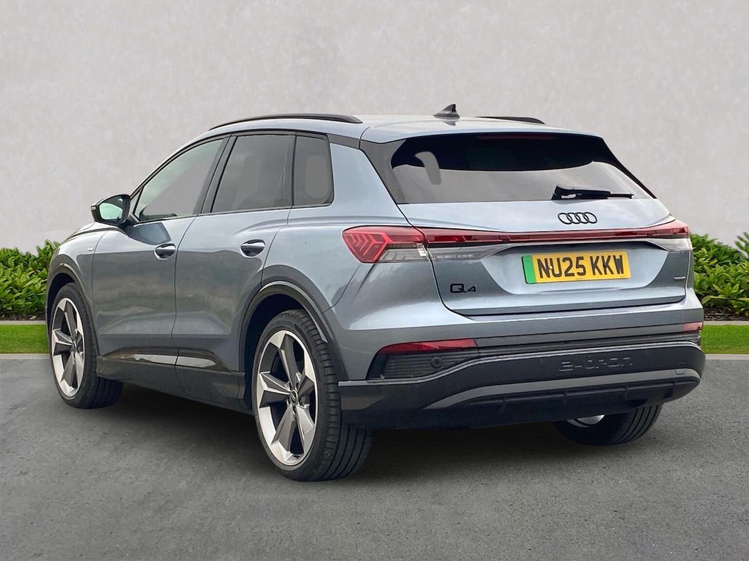 Used Audi Q4 e-tron 2025 for sale - 77012414: Photo 2