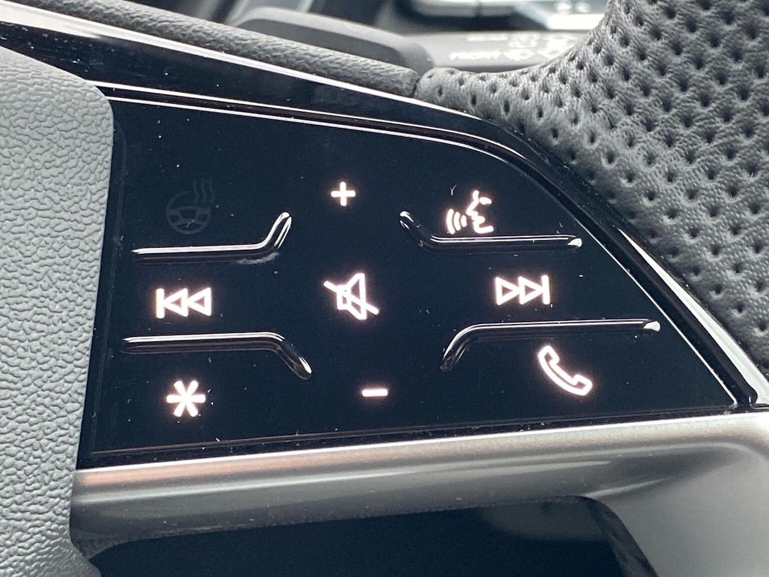 Used Audi Q4 e-tron 2025 for sale - 77012414: Photo 28