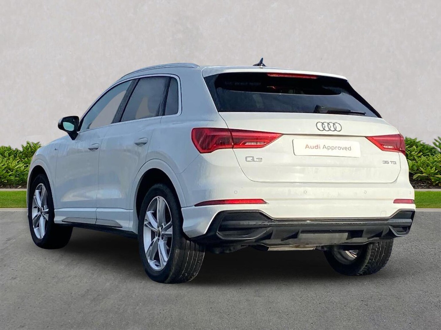 Used Audi Q3 2023 for sale - 76809365: Photo 2