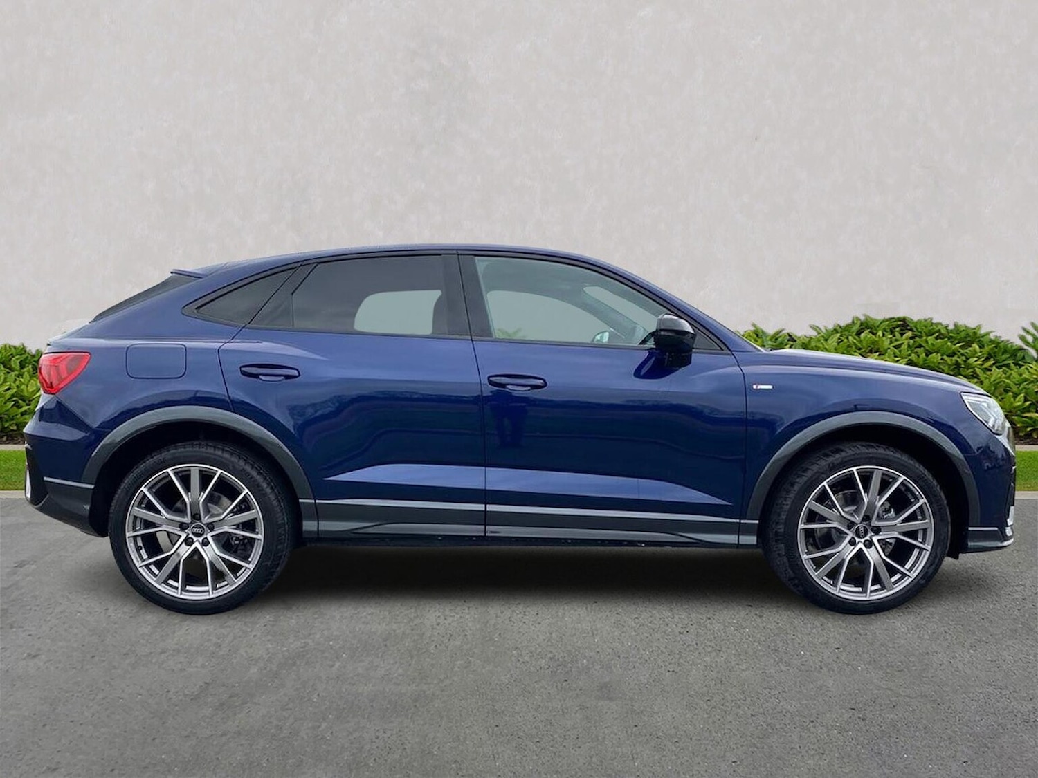 Used Audi Q3 2025 for sale - 76504931: Photo 3