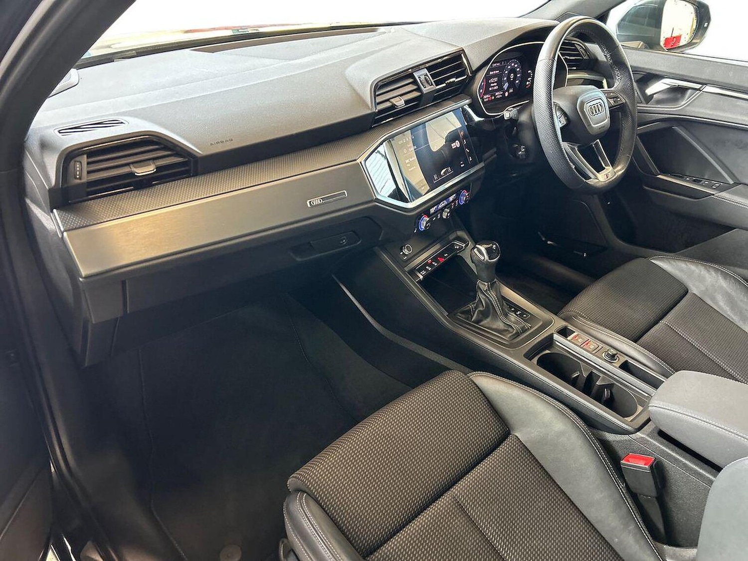 Used Audi Q3 2023 for sale - 76547635: Photo 7