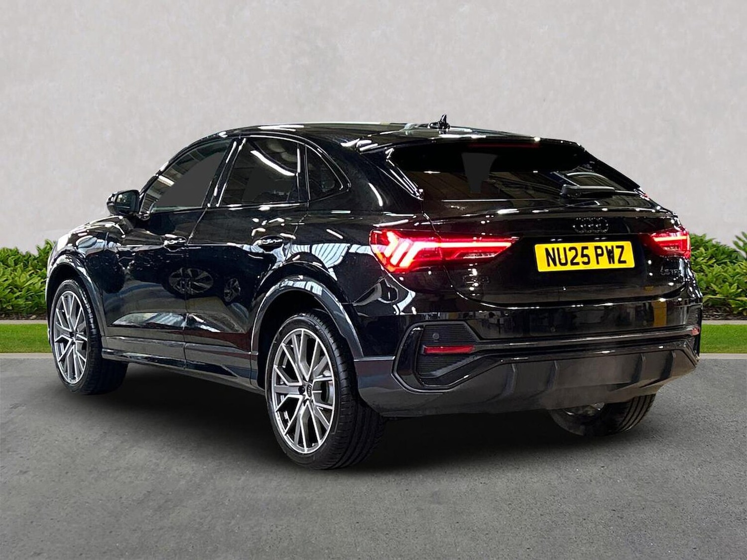 Used Audi Q3 2025 for sale - 76517939: Photo 2