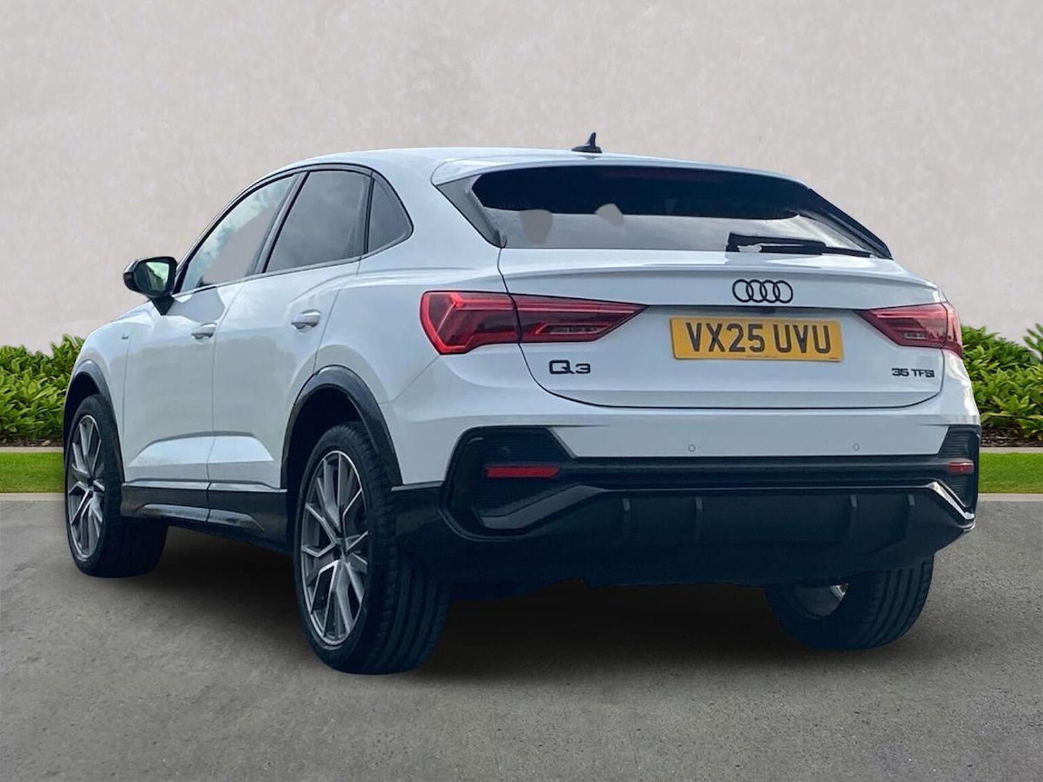 Used Audi Q3 2025 for sale - 76504928: Photo 2