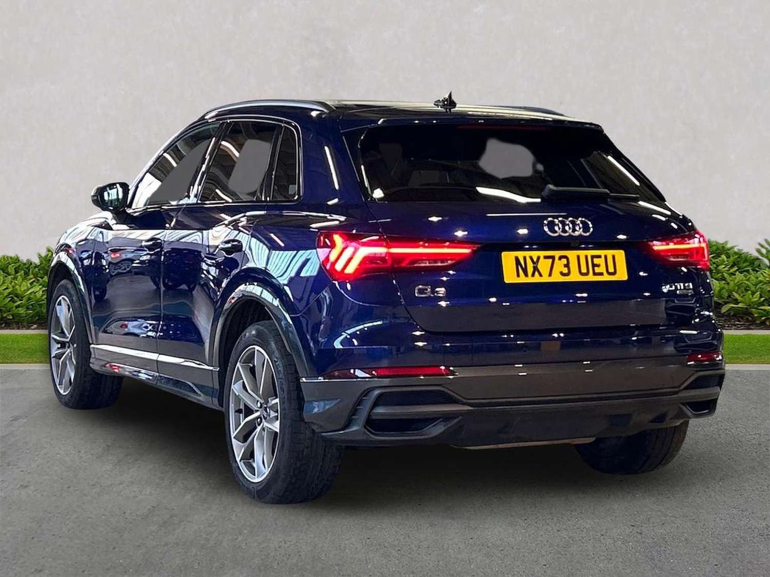 Used Audi Q3 2023 for sale - 78192965: Photo 2