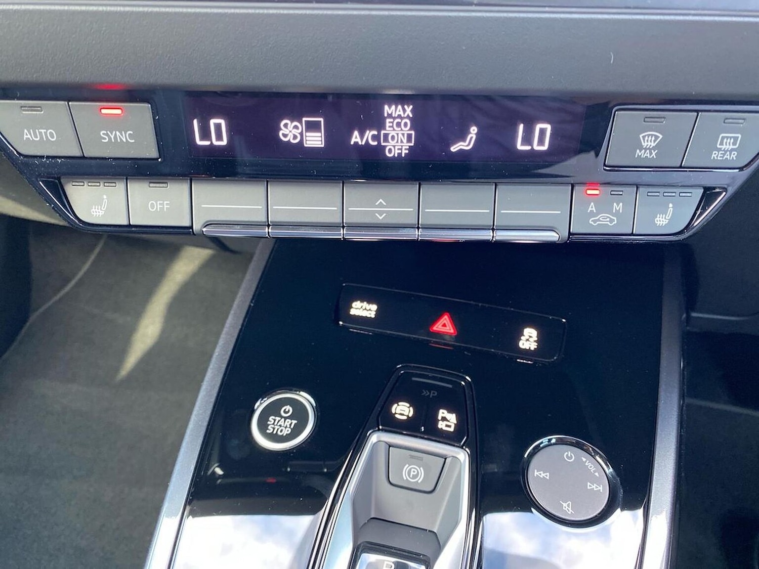 Used Audi Q4 e-tron 2025 for sale - 76699384: Photo 12