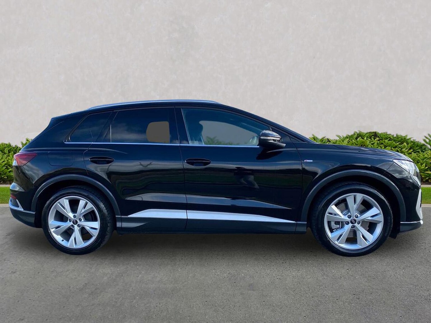 Used Audi Q4 e-tron 2025 for sale - 76699384: Photo 3