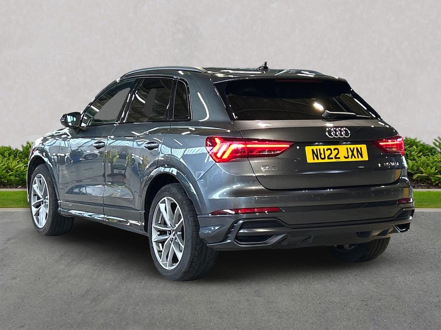 Used Audi Q3 2022 for sale - 78193066: Photo 2