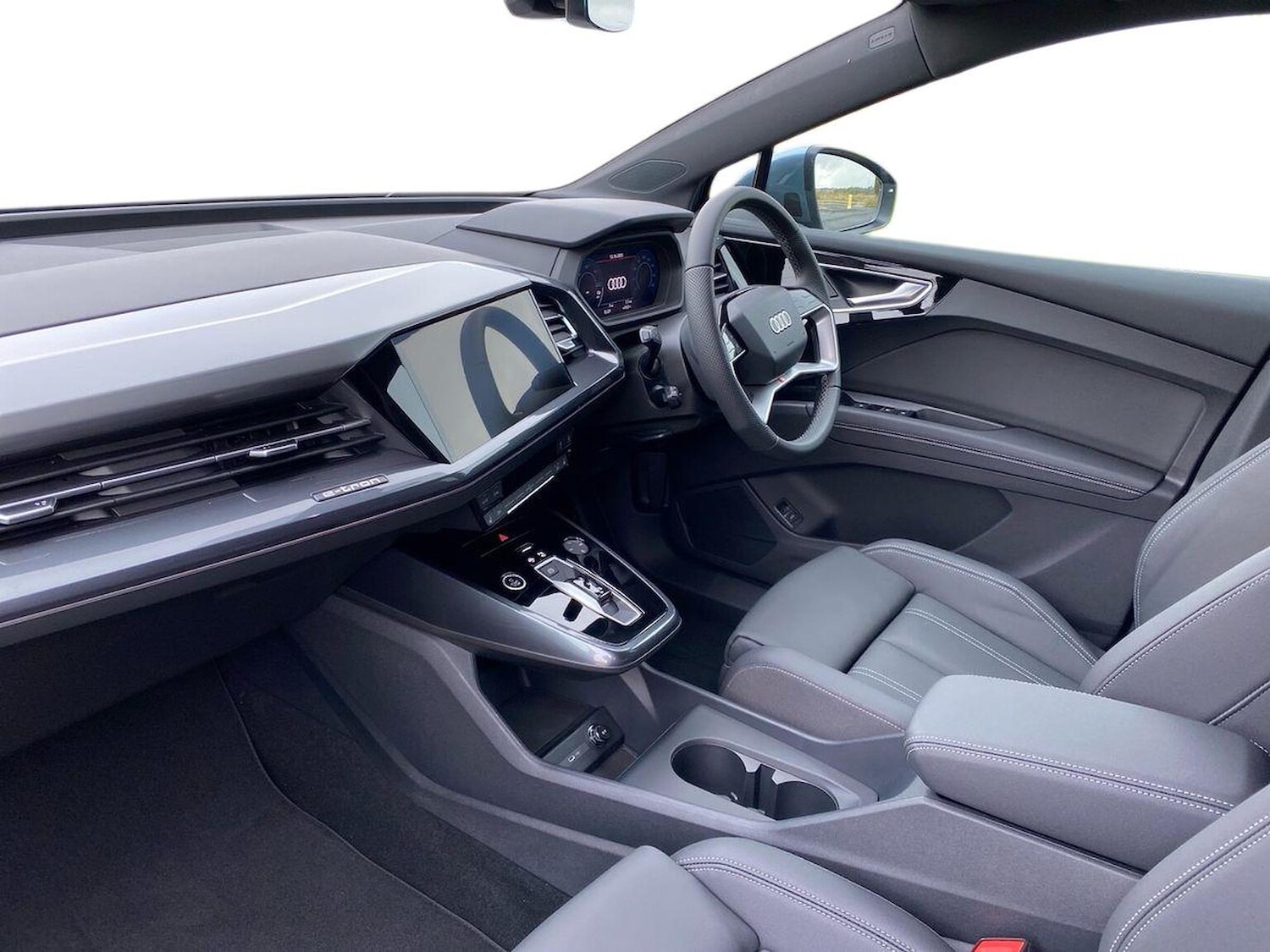 Used Audi Q4 e-tron 2025 for sale - 76253655: Photo 7