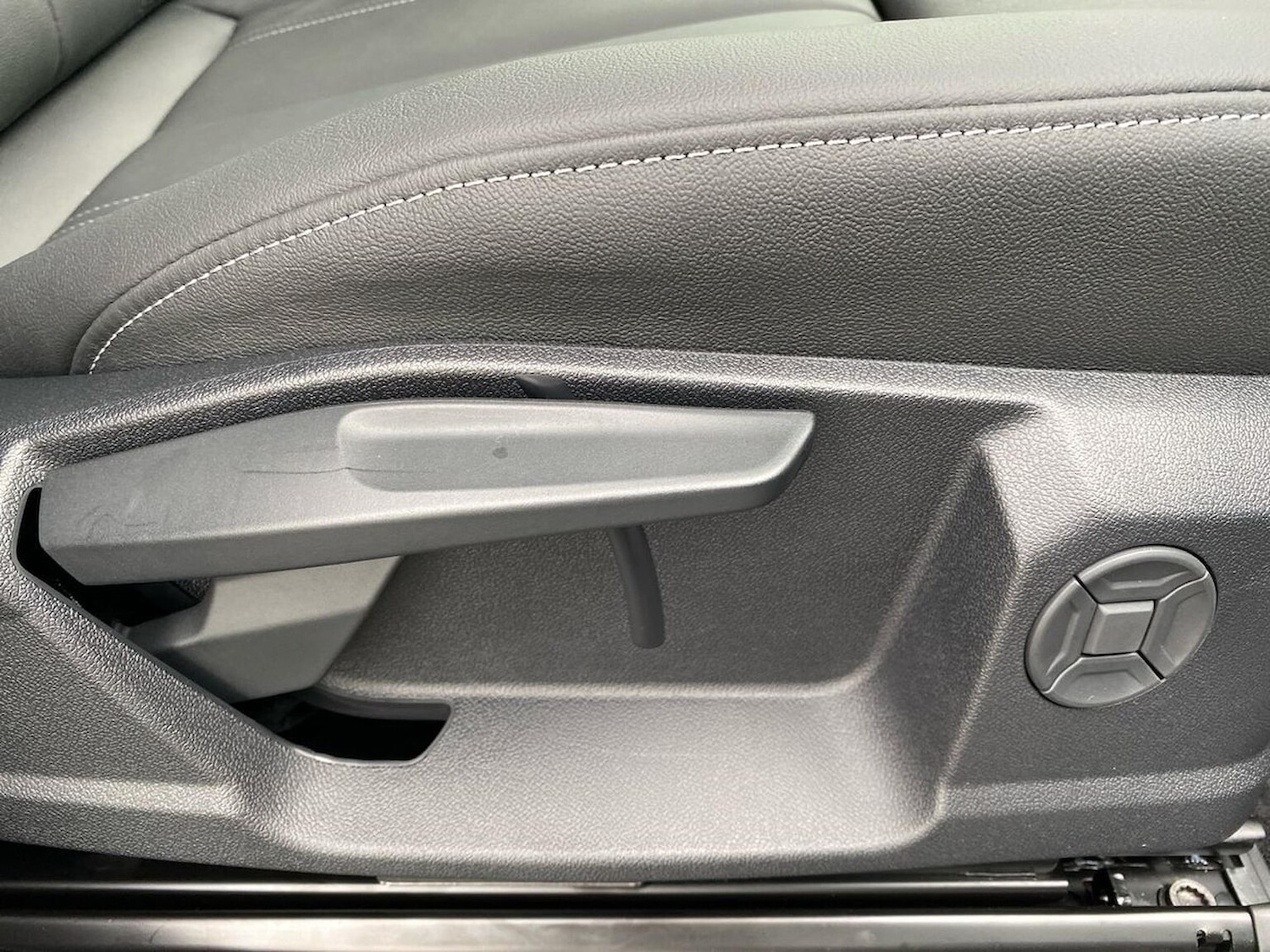 Used Audi Q4 e-tron 2025 for sale - 76478231: Photo 30