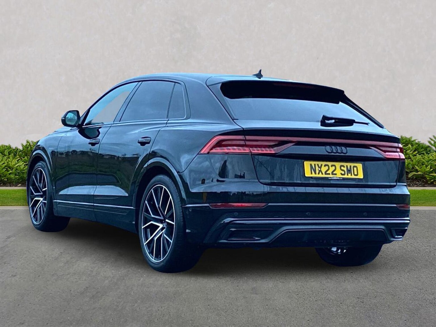 Used Audi Q8 2022 for sale - 76751907: Photo 2