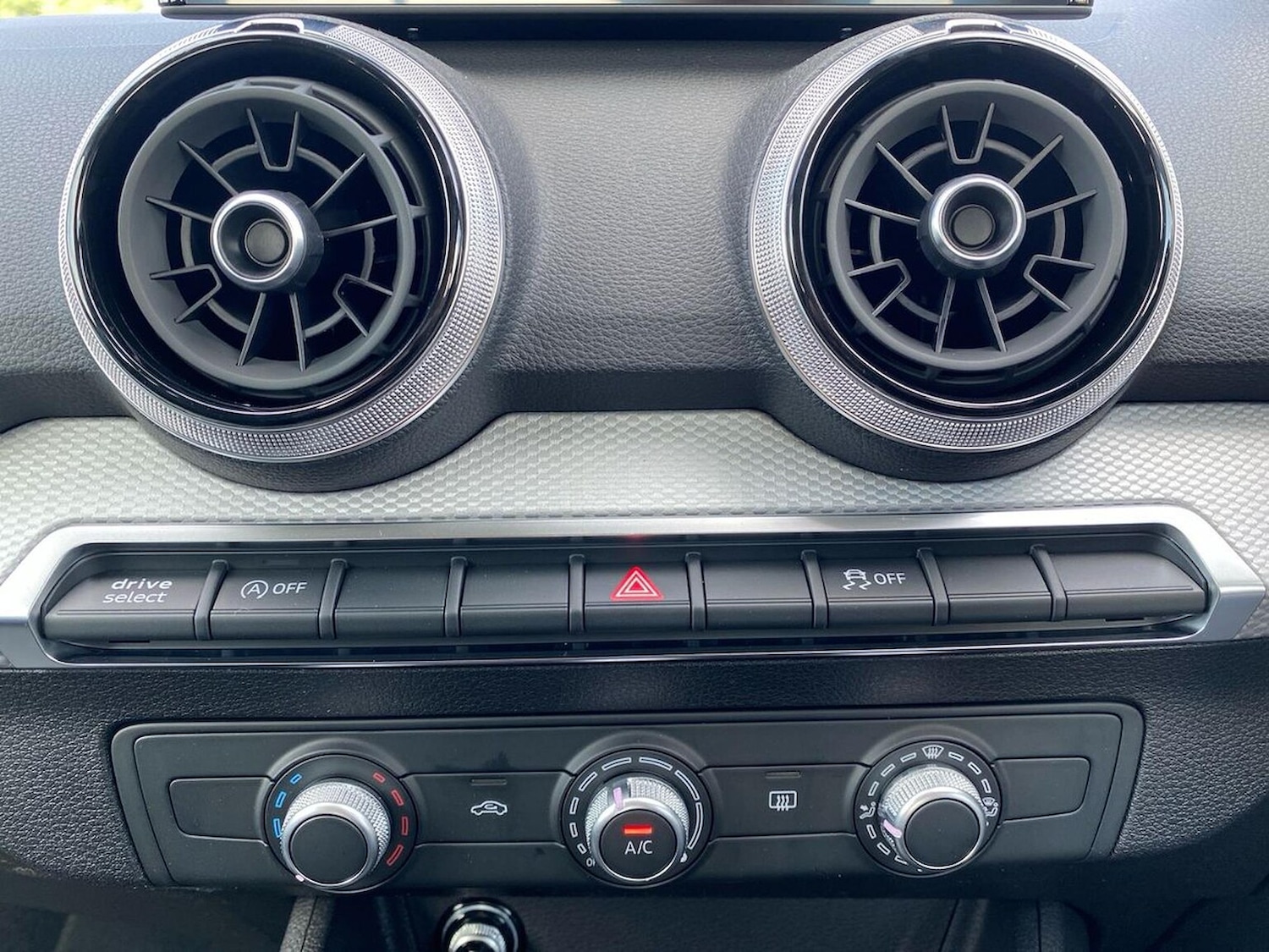 Used Audi Q2 2025 for sale - 76720259: Photo 12