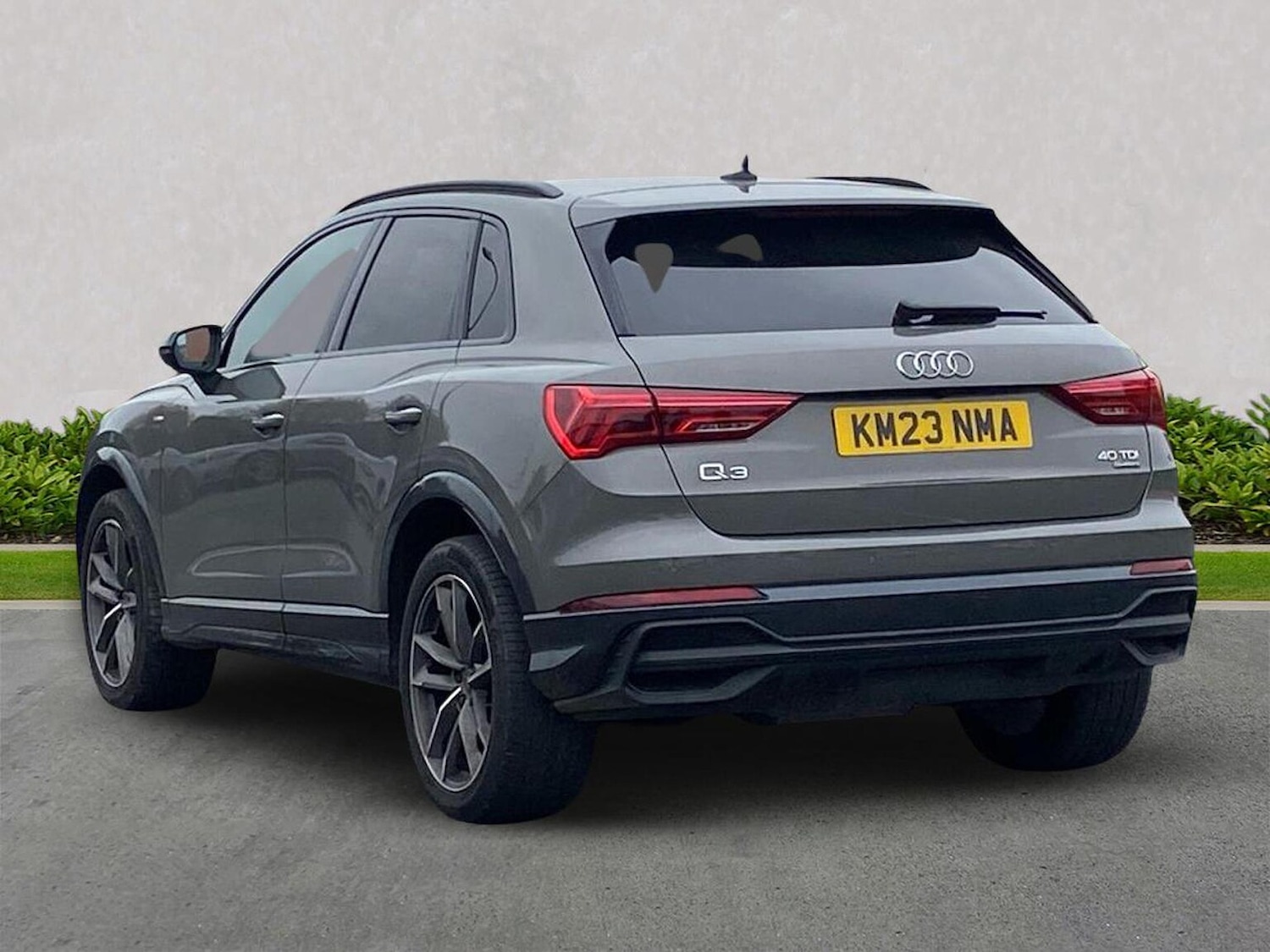 Used Audi Q3 2023 for sale - 76402399: Photo 2