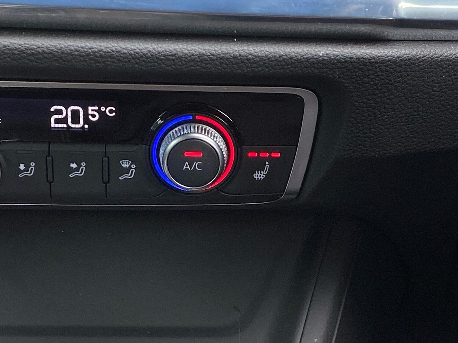 Used Audi Q3 2023 for sale - 76402399: Photo 25