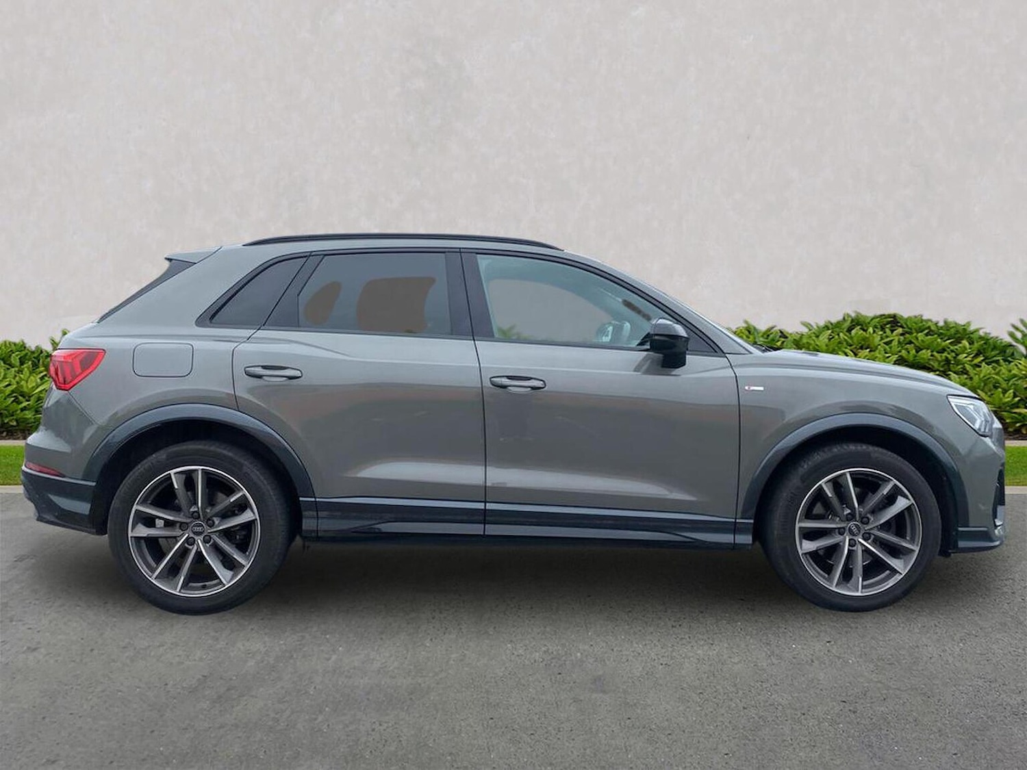 Used Audi Q3 2023 for sale - 76402399: Photo 3