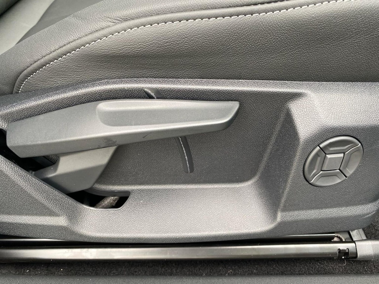 Used Audi Q4 e-tron 2025 for sale - 76699383: Photo 30